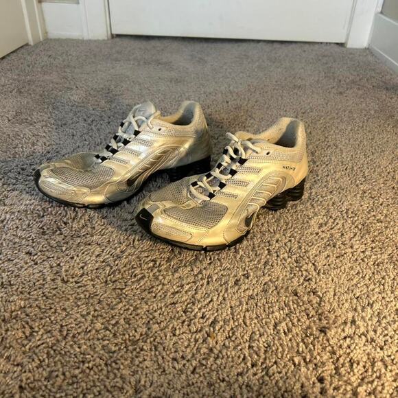 Silver and white nike - Picture 1 of 6